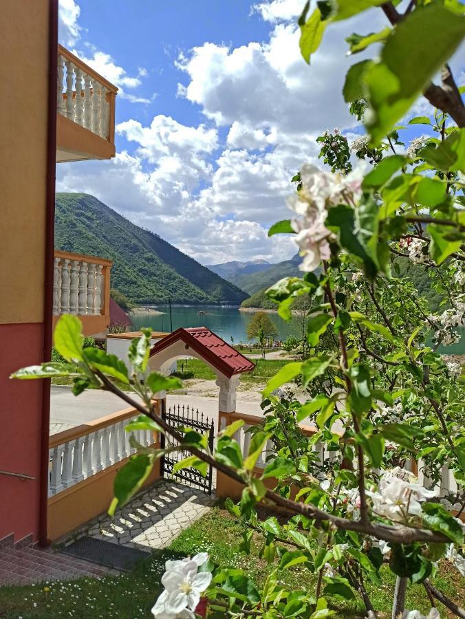 Lakeview * Плужине