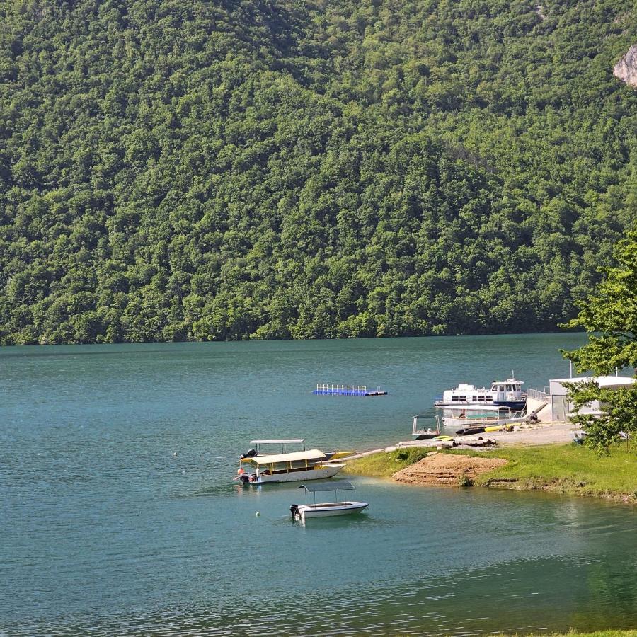 Lakeview * Плужине