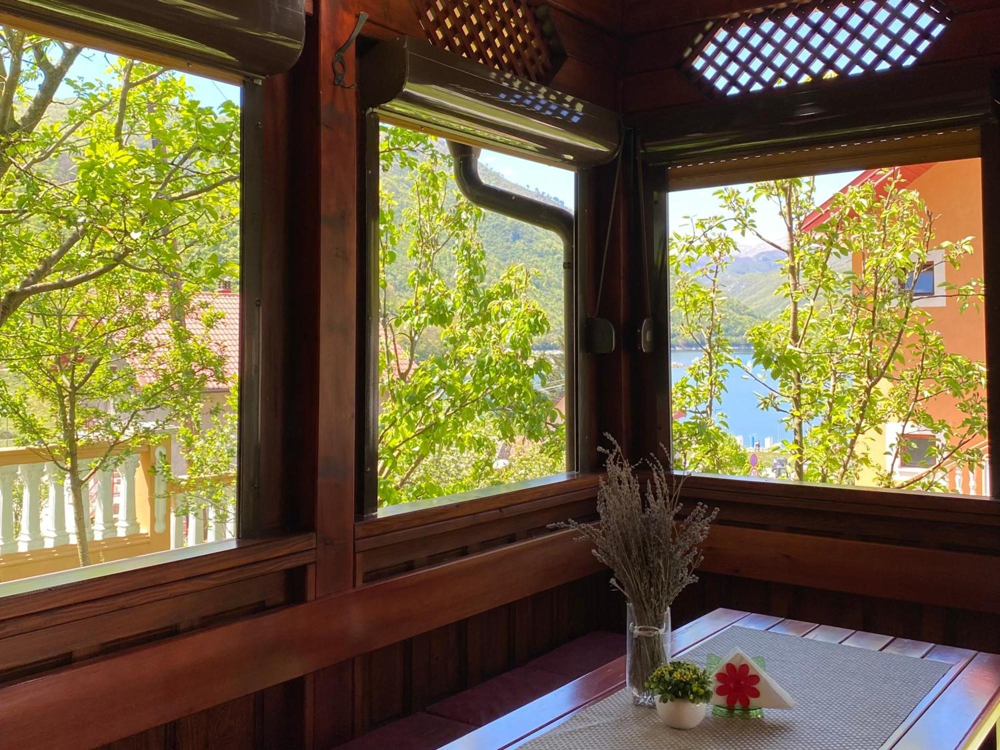 Апартаменты Lakeview *