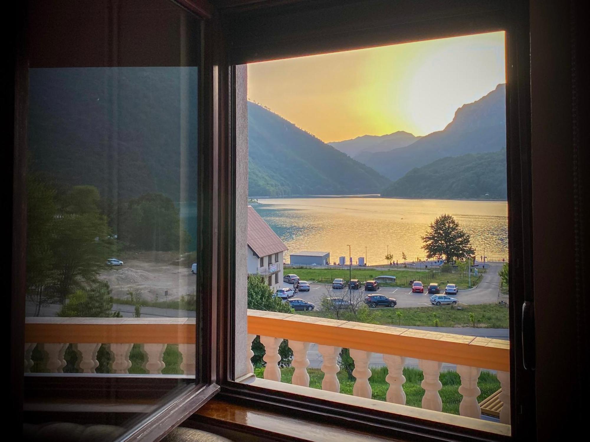 Lakeview * Плужине
